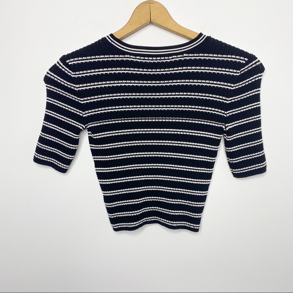 Elizabeth and James black white striped crop top knit
Size small - Picture 4 of 4